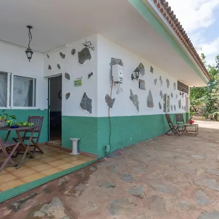 Ursula's Cozy Retreat In Santa Úrsula